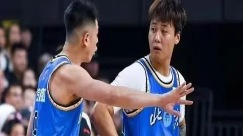 [NBA]雷霆与快船激战正酣，防守强硬对决
